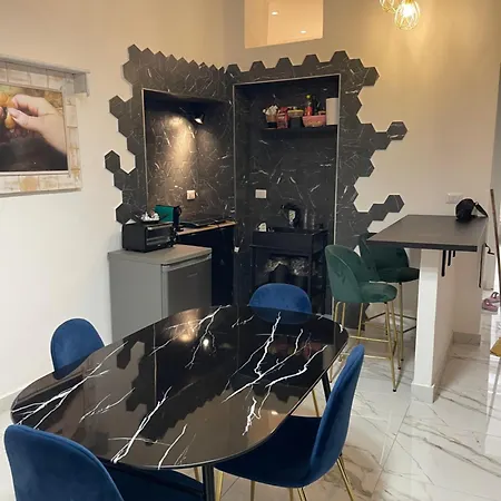 Loves Sanita Napoli