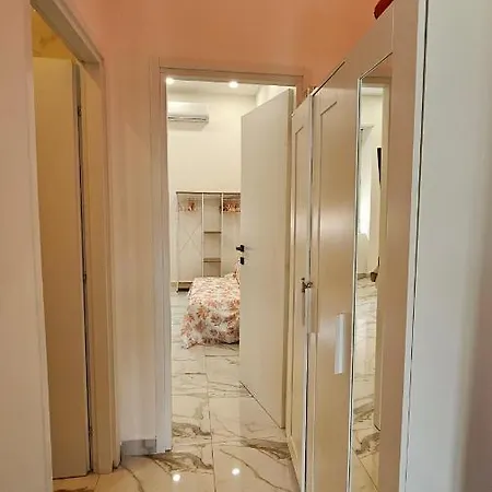 Loves Sanita * نابولي