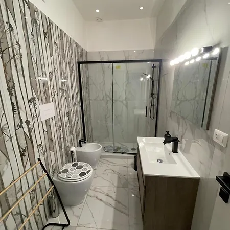 Loves Sanita * نابولي